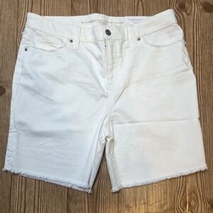 Chico's Cream So Slimming Girlfriend Pants